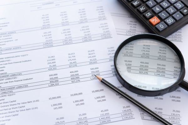 AdobeStock_360784060Payrollaccounting_400x600