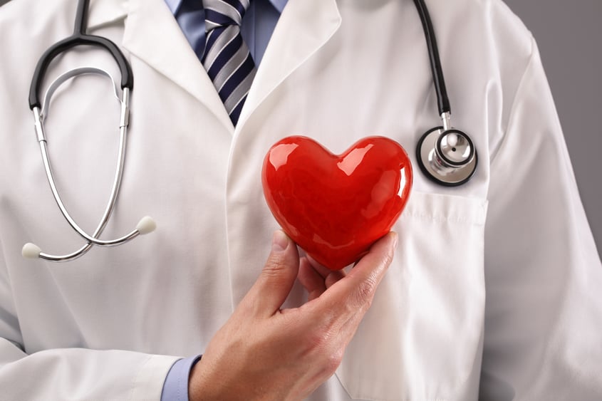 Сердце человека и доктор. Медицинская тематика. Сердце медицина. Здравоохранение. Медицинские картинки.